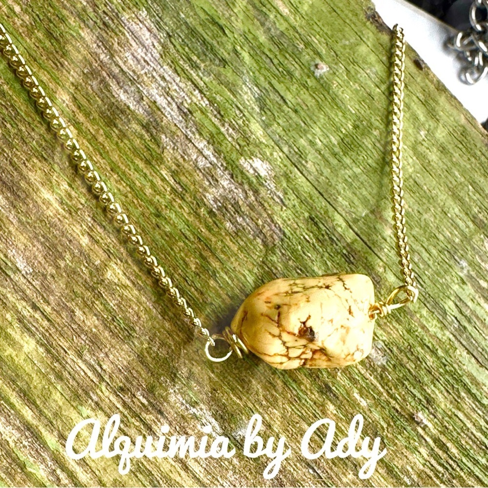 CHUNKY YELLOW TURQUOISE PENDANT NECKLACE
